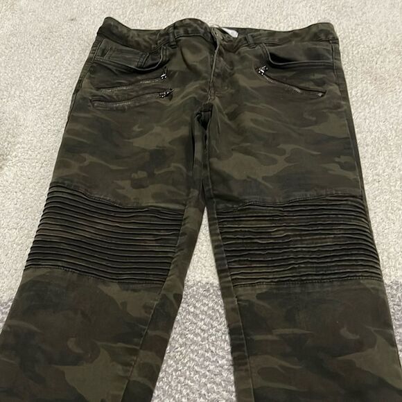 Zara- 12 - Picture 4 of 8